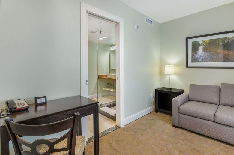 Robert E Lee Hotel