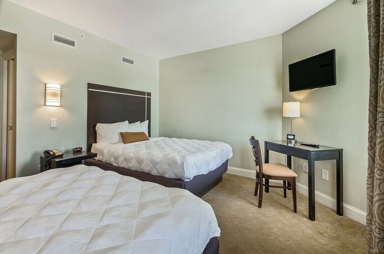 Robert E Lee Hotel