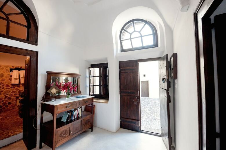 Hotel Santorini Heritage Villas & Mansions