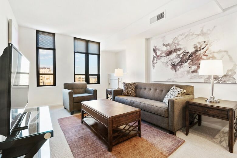 Aparthotel Global Luxury Suites At The Convention Center