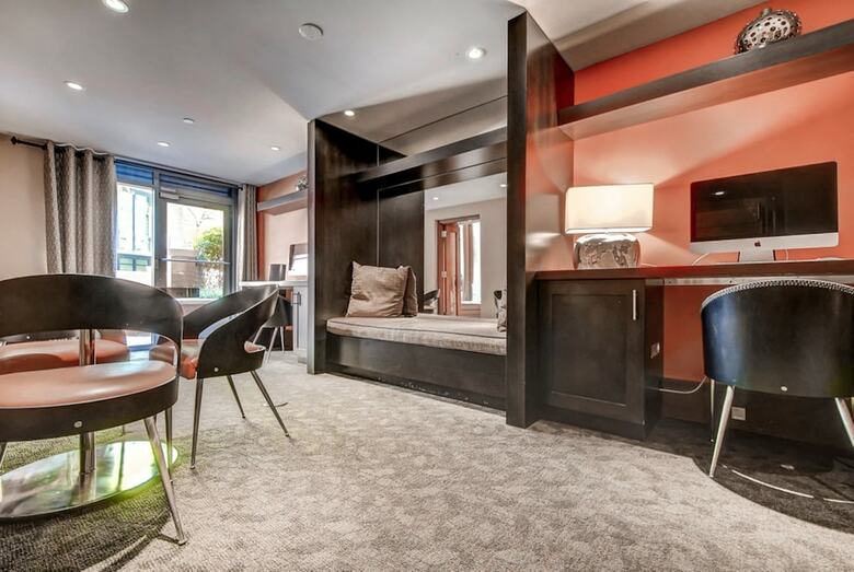 Aparthotel Global Luxury Suites At The Convention Center