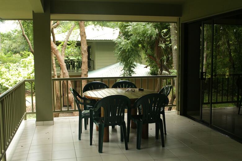 Hotel Puerto Barillas Marina & Lodge