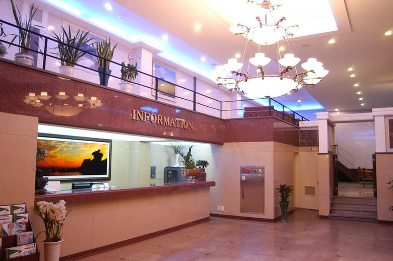 New Manhattan Hotel