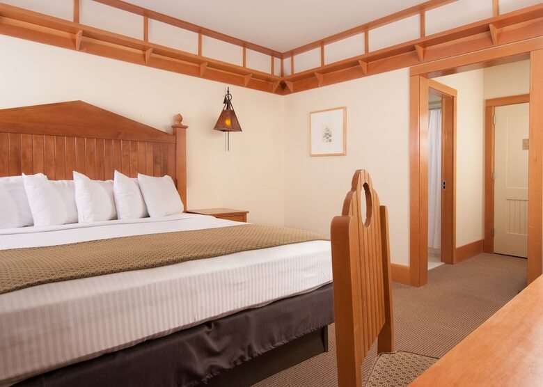 Posada Old Faithful Snow Lodge & Cabins - Inside The Park