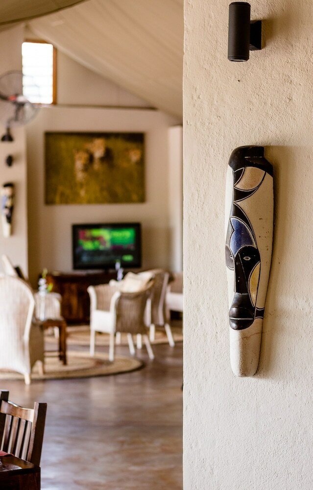 Cheetah Paw Eco Lodge