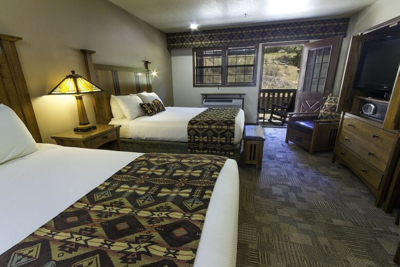 Hotel Zion Lodge - Inside The Park
