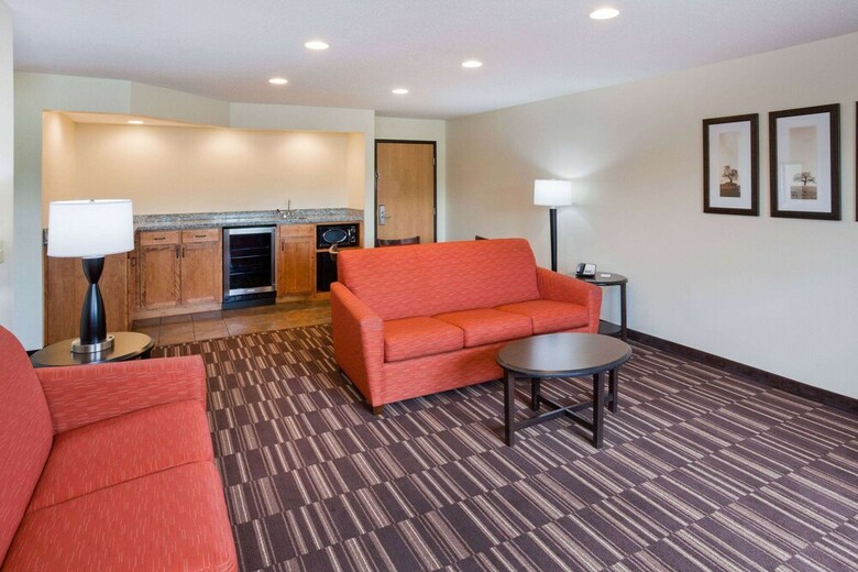 Hotel Americinn By Wyndham Sartell
