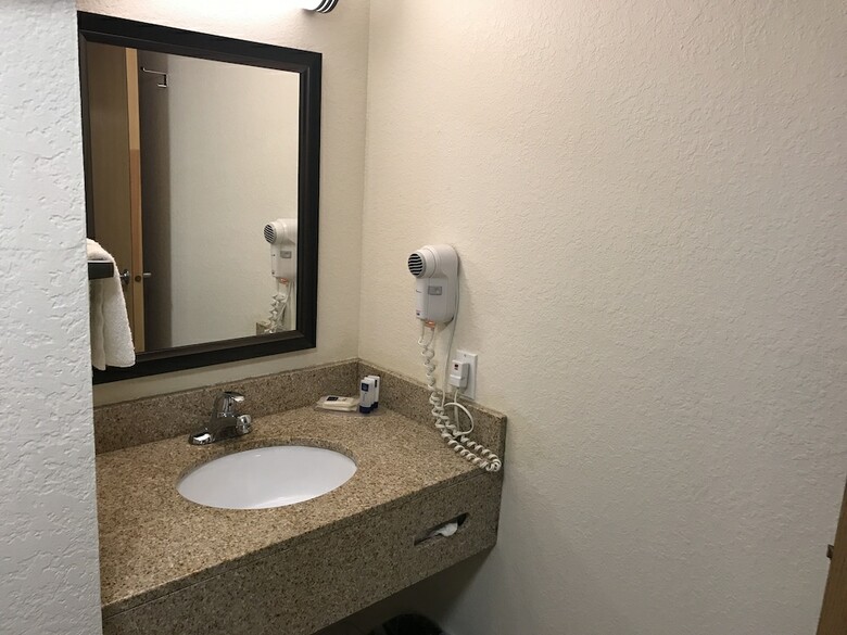 Hotel Americinn By Wyndham West Bend
