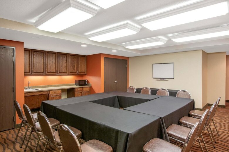 Hotel Americinn By Wyndham Ottumwa