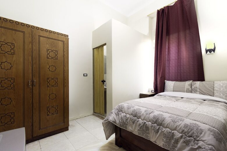 Hotel Minerva Downtown Hostel