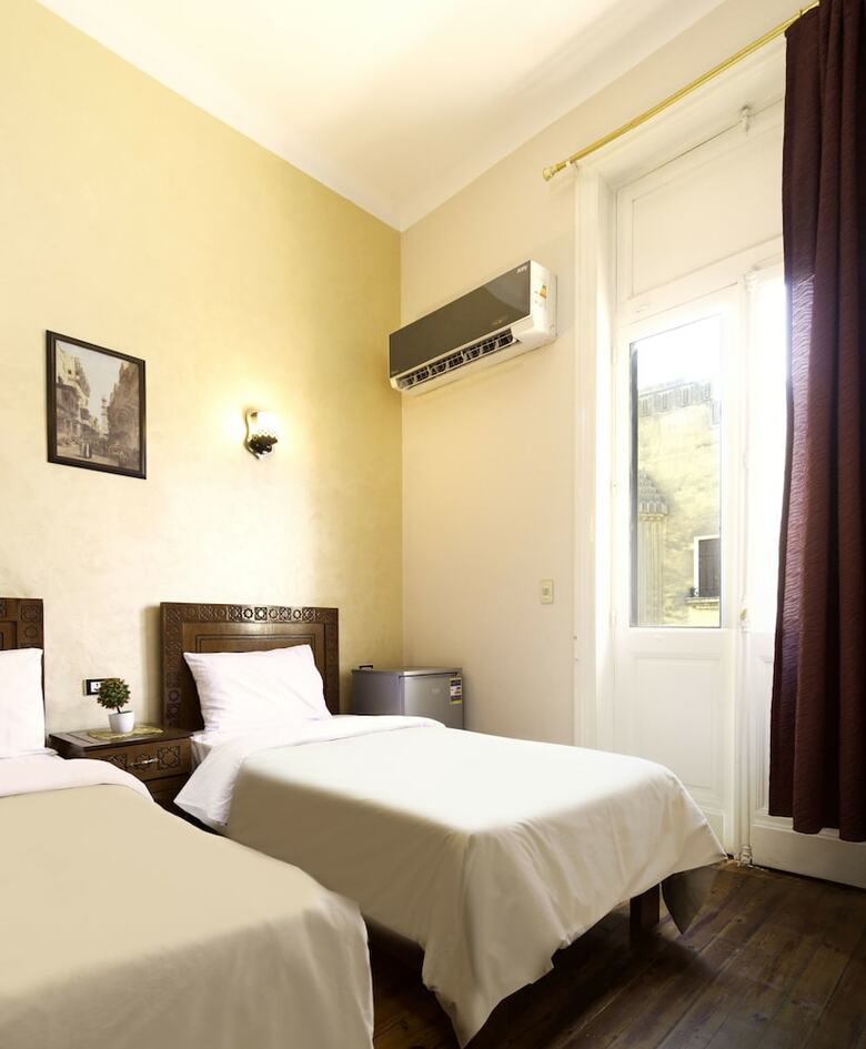 Hotel Minerva Downtown Hostel