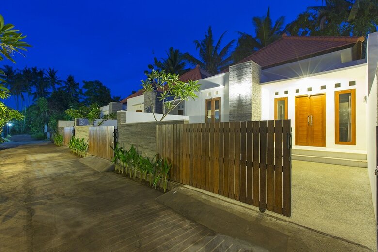 Odika Lovina House And Villa