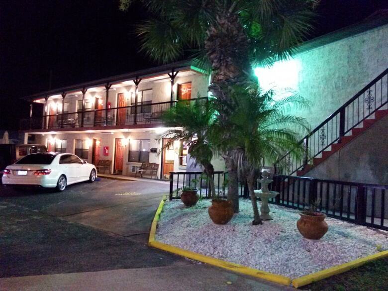 Motel Merida Inn And Suites