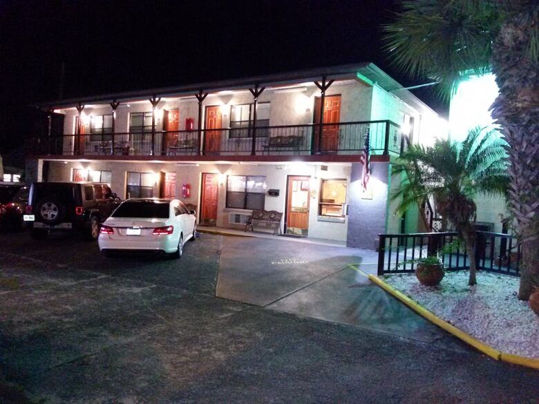 Motel Merida Inn And Suites