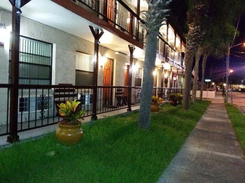 Motel Merida Inn And Suites