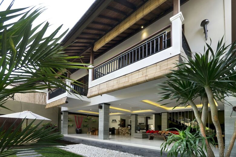 The Kumpi Villas