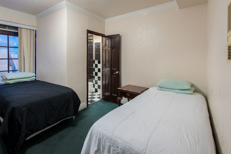 Hostal Amsterdam Hostel