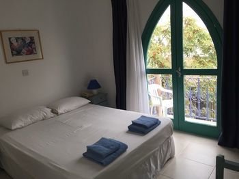 Axiothea Hotel