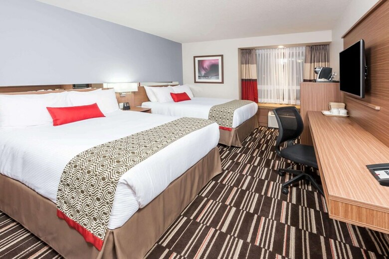 Hotel Microtel Inn & Suites By Wyndham Fort St John
