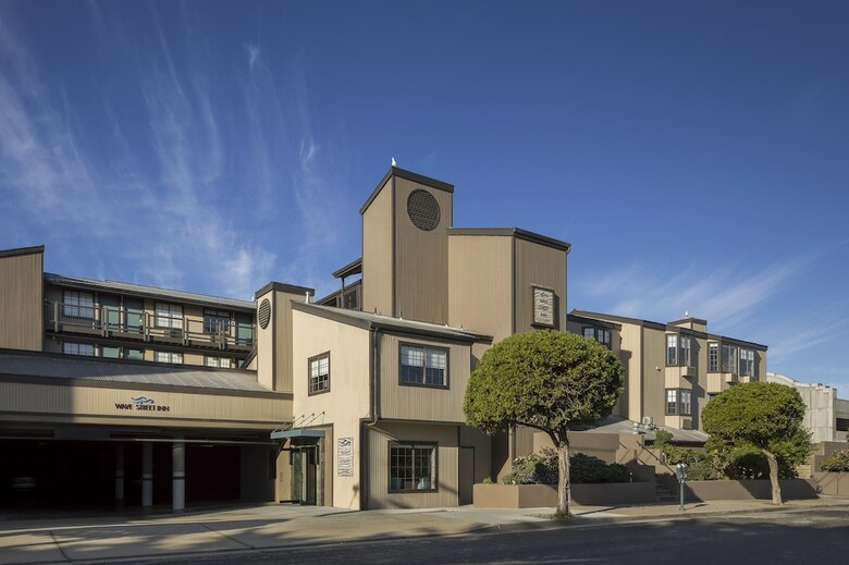 Hotel Wave Street Inn