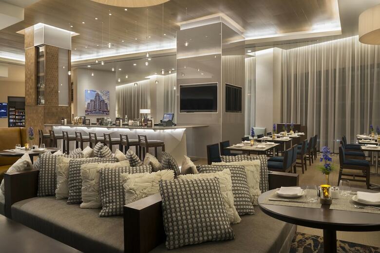 Hotel Buffalo Marriott At Lecom Harborcenter