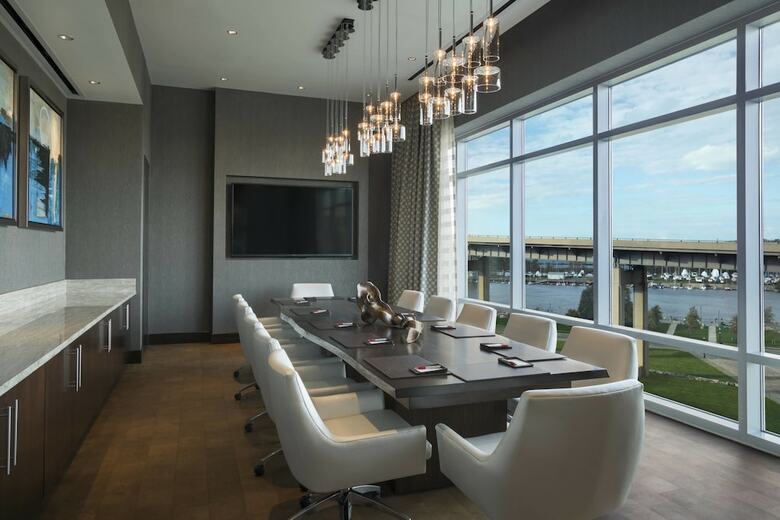 Hotel Buffalo Marriott At Lecom Harborcenter