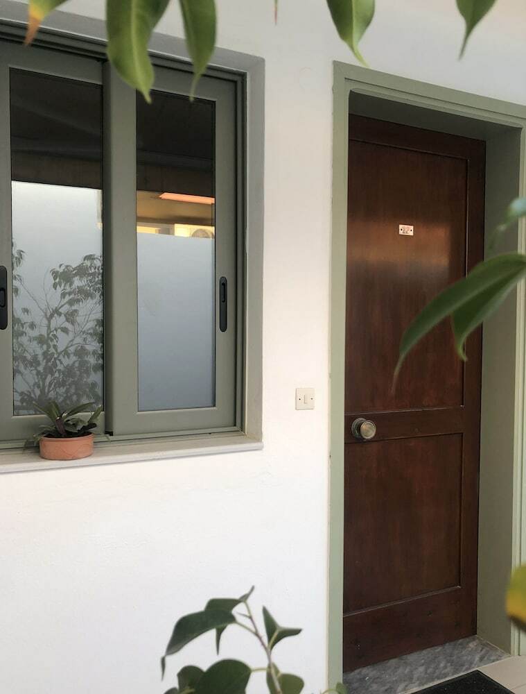 Oleander Apartments