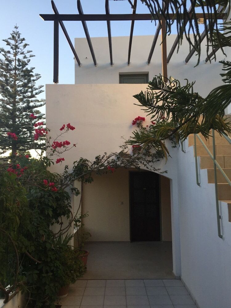 Oleander Apartments