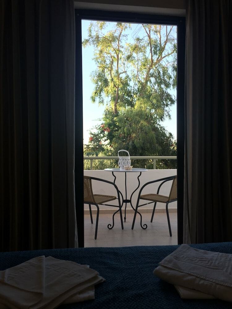 Oleander Apartments