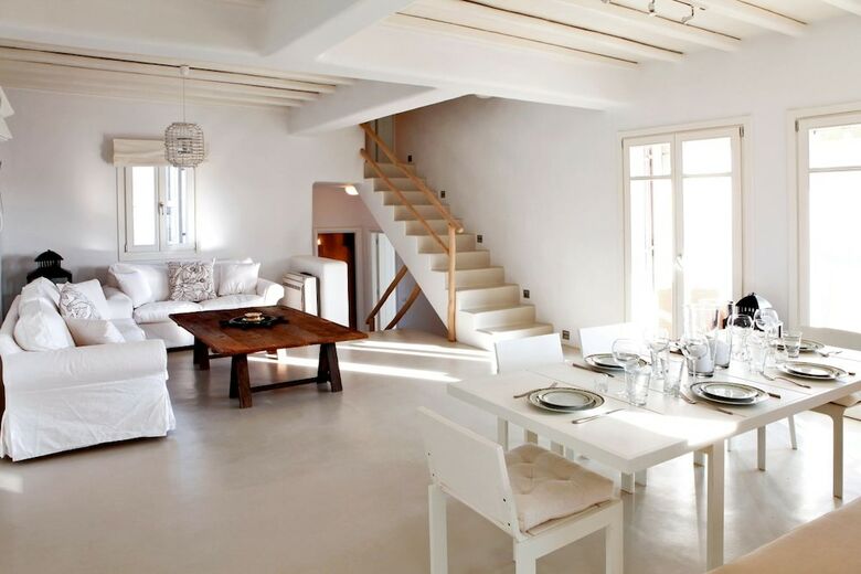 Villa Elia White Residence