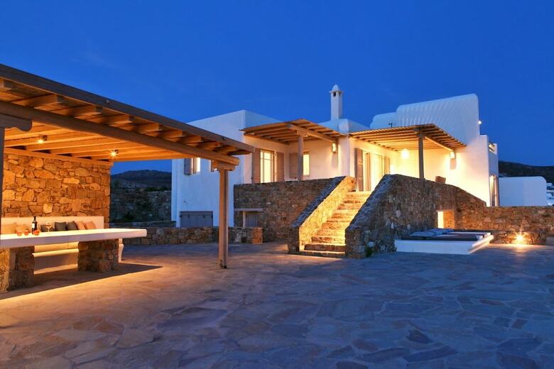 Villa Elia White Residence