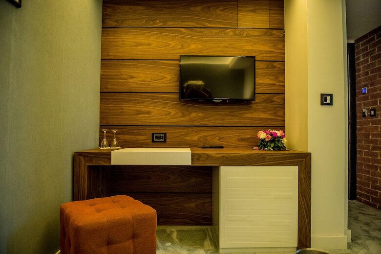 Hotel Hedonic