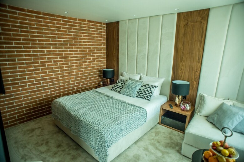 Hotel Hedonic