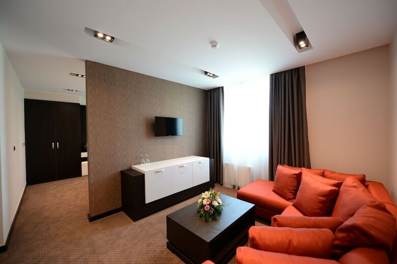 Hotel Hedonic