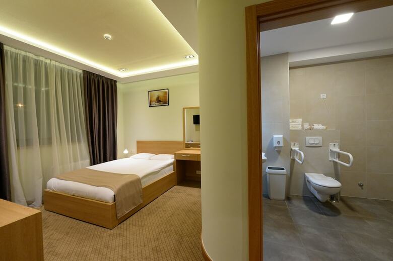 Hotel Hedonic