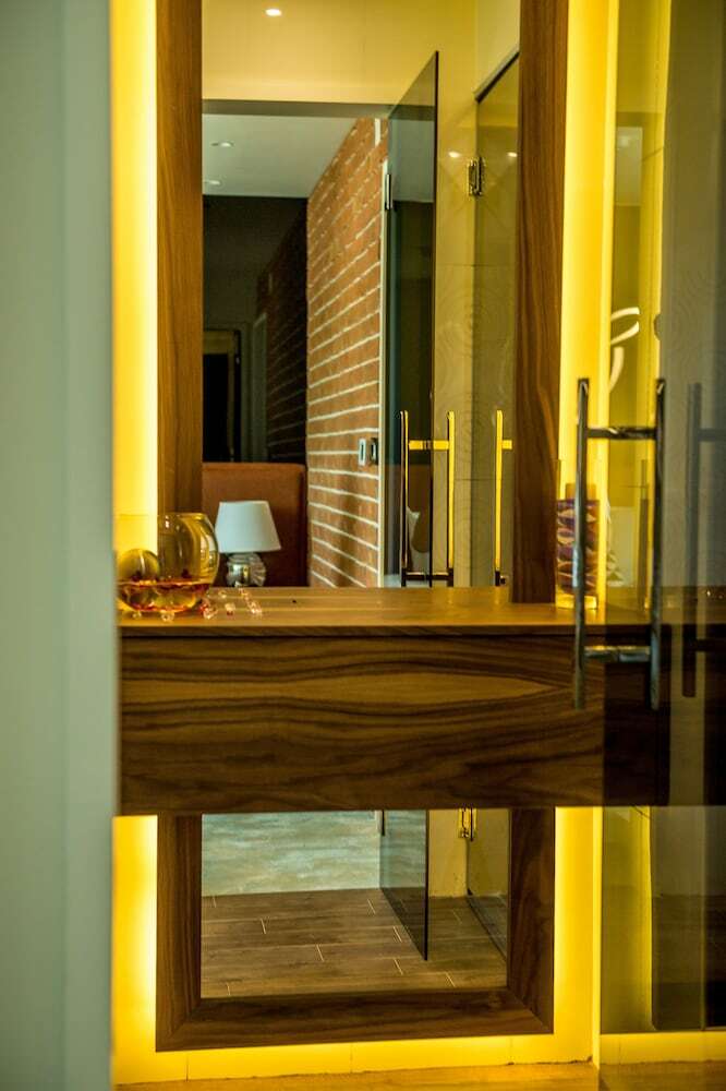 Hotel Hedonic