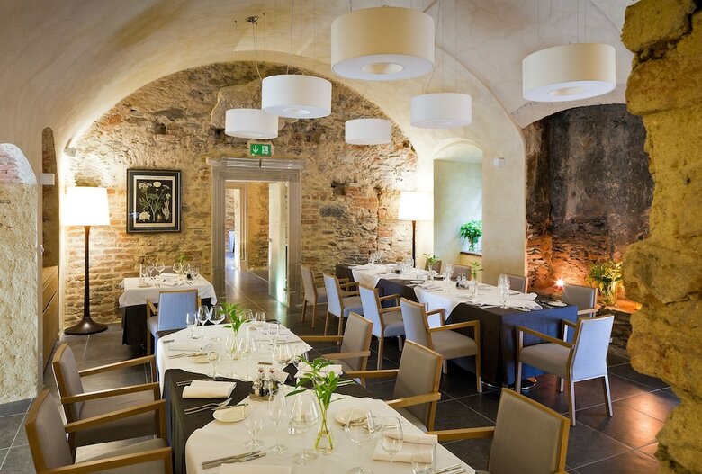 Uroczysko Siedmiu Staw�w Luxury Hotel