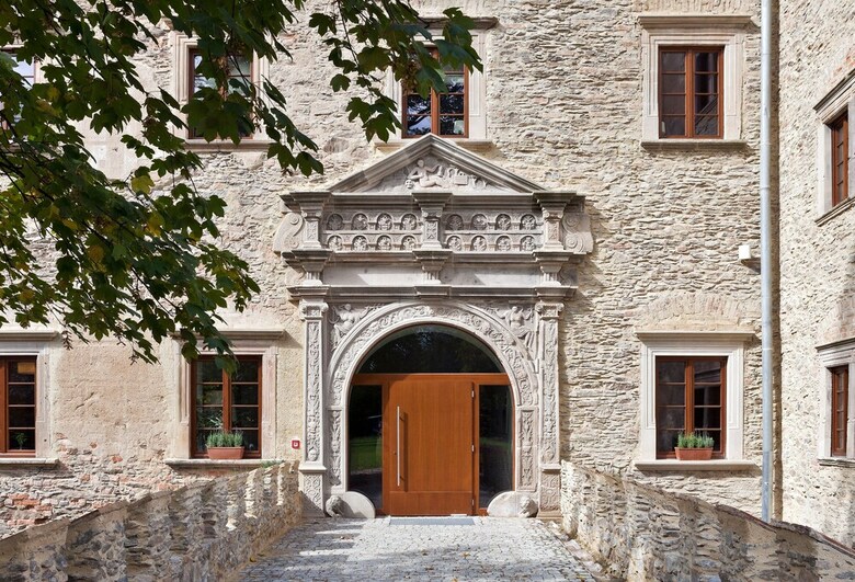 Uroczysko Siedmiu Staw�w Luxury Hotel
