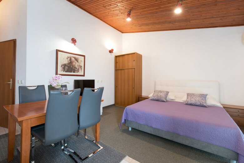 Hotel Beachfront Villa Mediteran