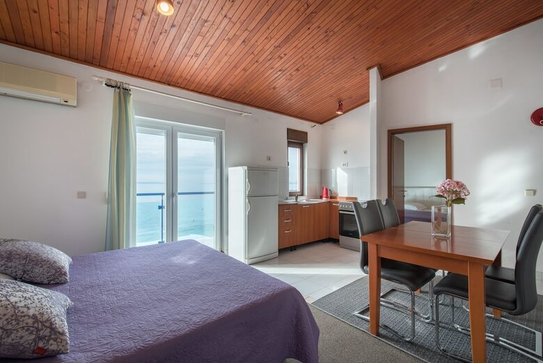 Hotel Beachfront Villa Mediteran