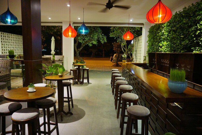 Dan Oasis Beach Hotel And Apartment
