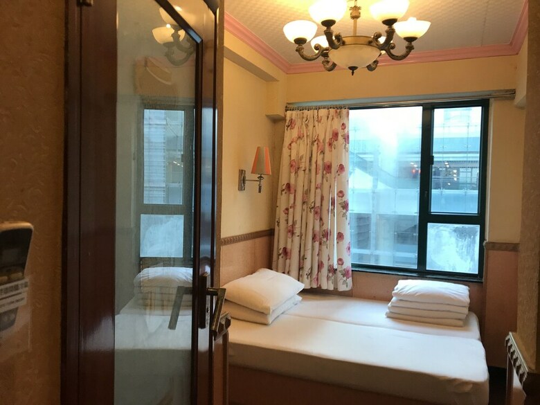 Hotel New Garden Hostel