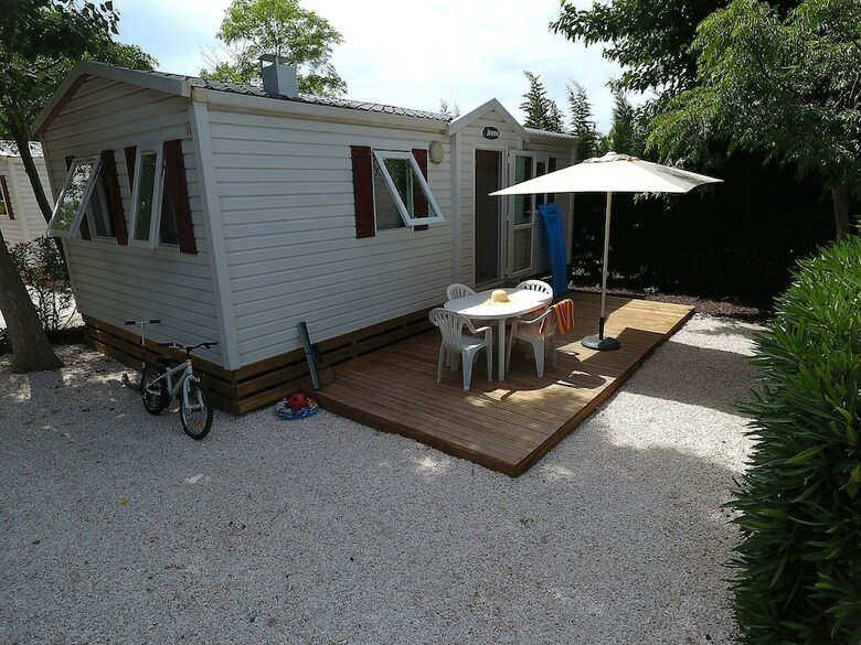 Camping Les Champs Blancs