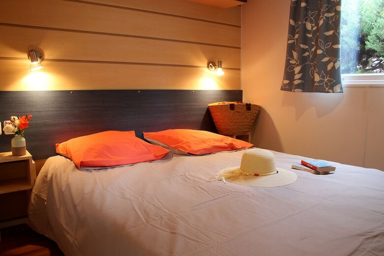 Camping Les Champs Blancs