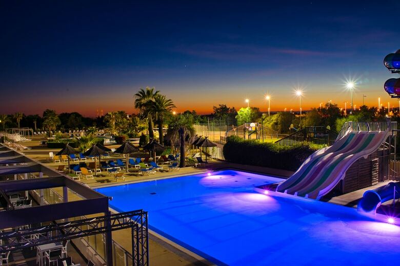 Camping Les Champs Blancs