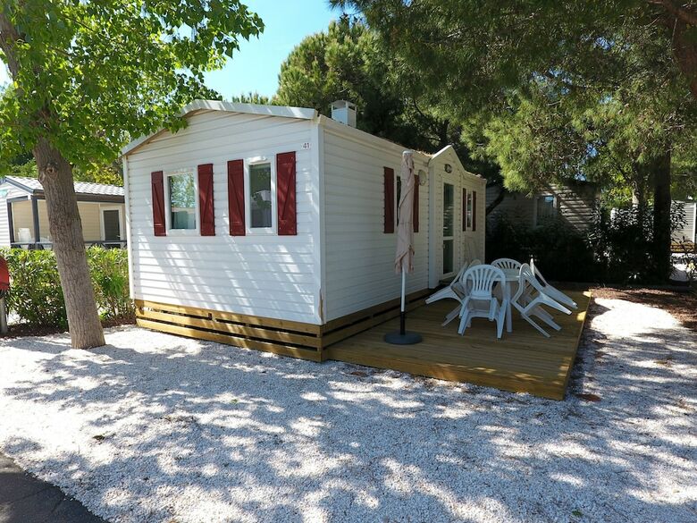 Camping Les Champs Blancs