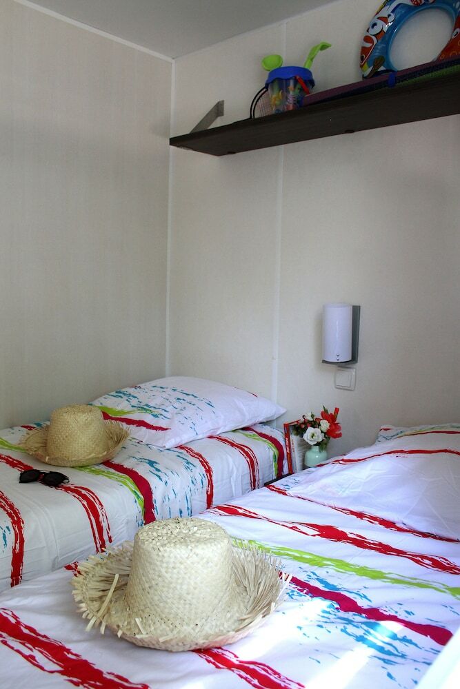 Camping Les Champs Blancs