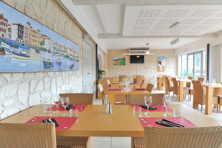 Hotel Restaurant Du Pont D'ascain
