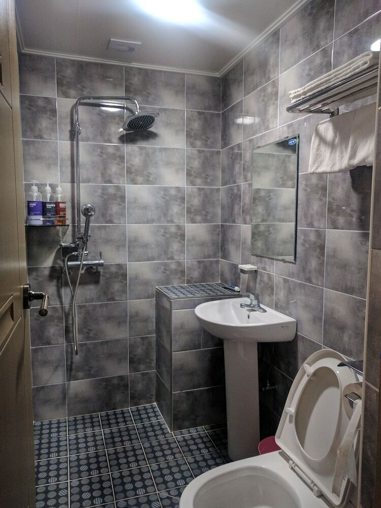 Hostal Backpackers In Yeosu - Hostel