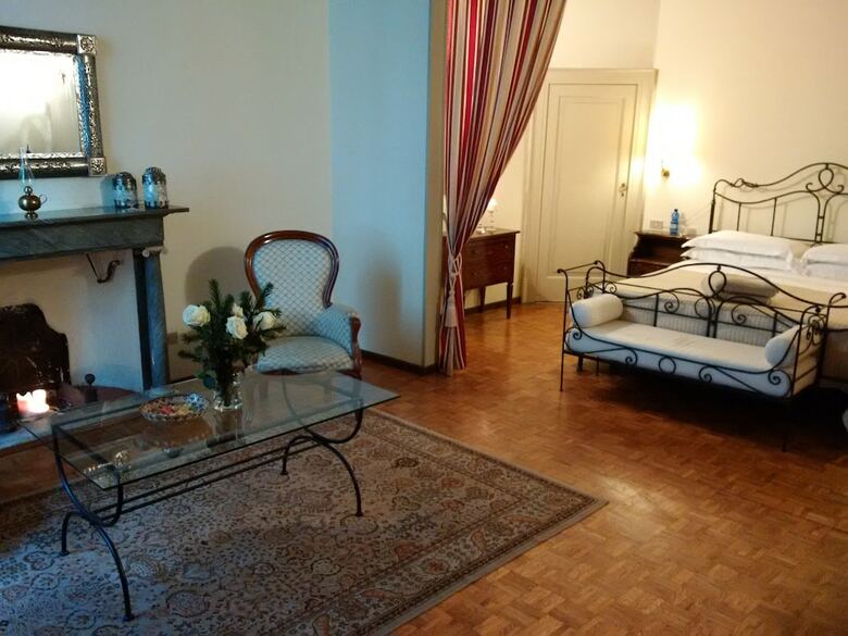 Antica Dimora B&B In Historic Residence